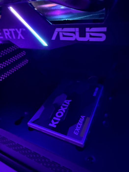 Komputer Gamingowy + 2 monitory (opis)