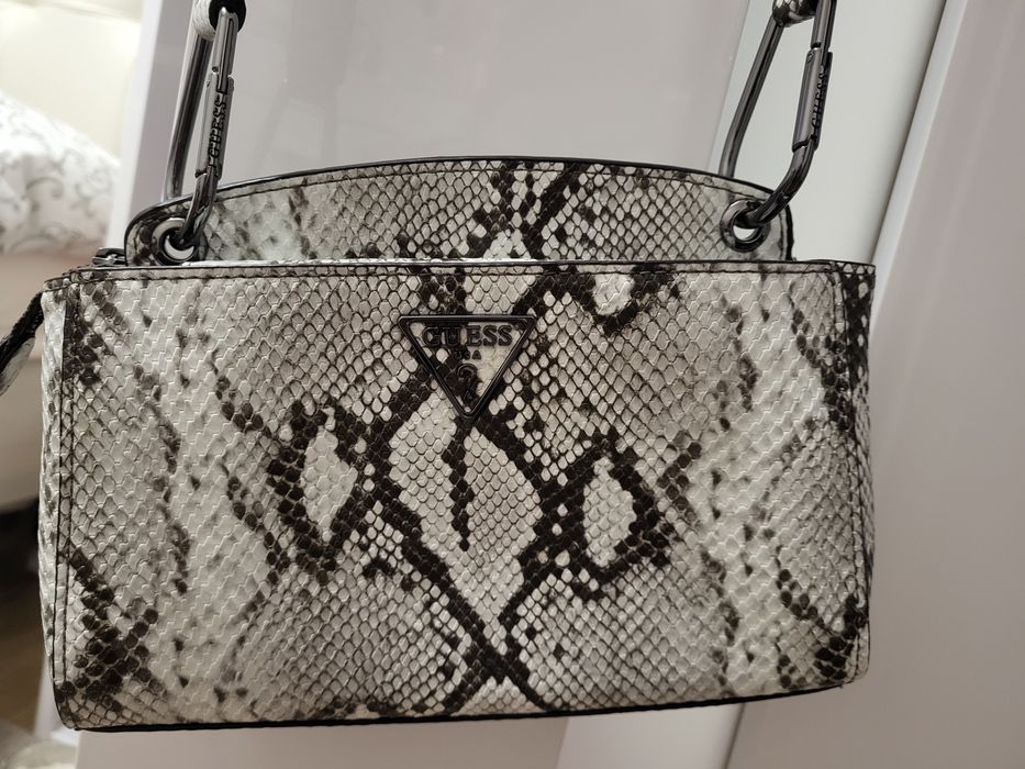 Torebka marki Guess