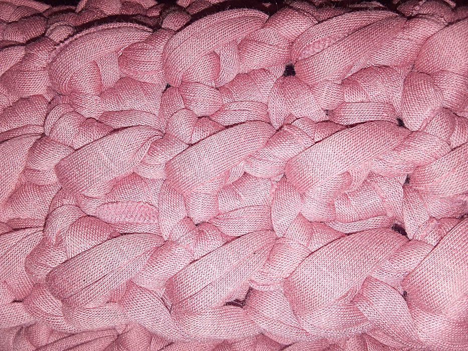 Mala de trapilho feita à mão