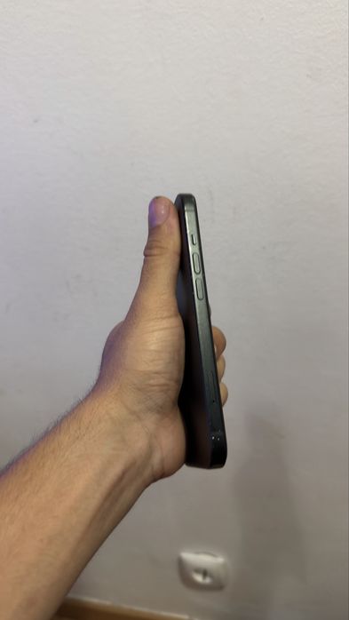 Vendo iPhone 15 128 GB Impecável