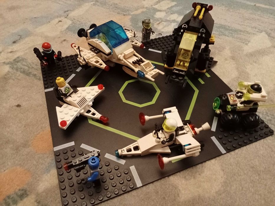 LEGO space 5 zestawów i płyta ludziki