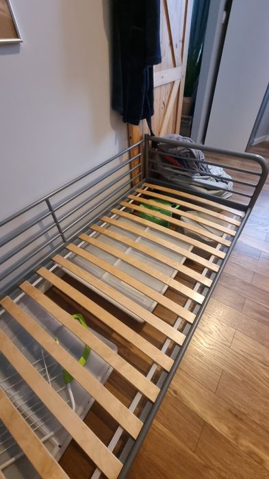Sprzedam łóżko  młodziezowe