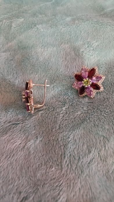 Срібні сережки з натуральними каменями