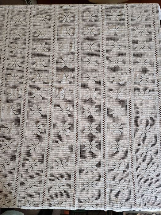 Colcha em algodão feita à mão (crochet artesanal)