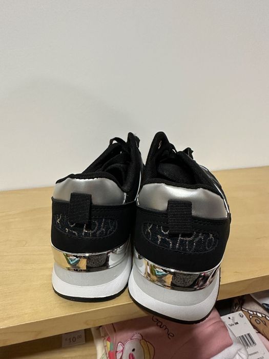 Sapatilhas Preto / Prateado Novas 39