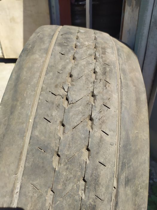 Грузовая резина шины Bridgestone 315/70 R22,5 рулевая тяга не дорого