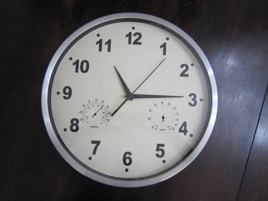 Relógio de parede Prateado