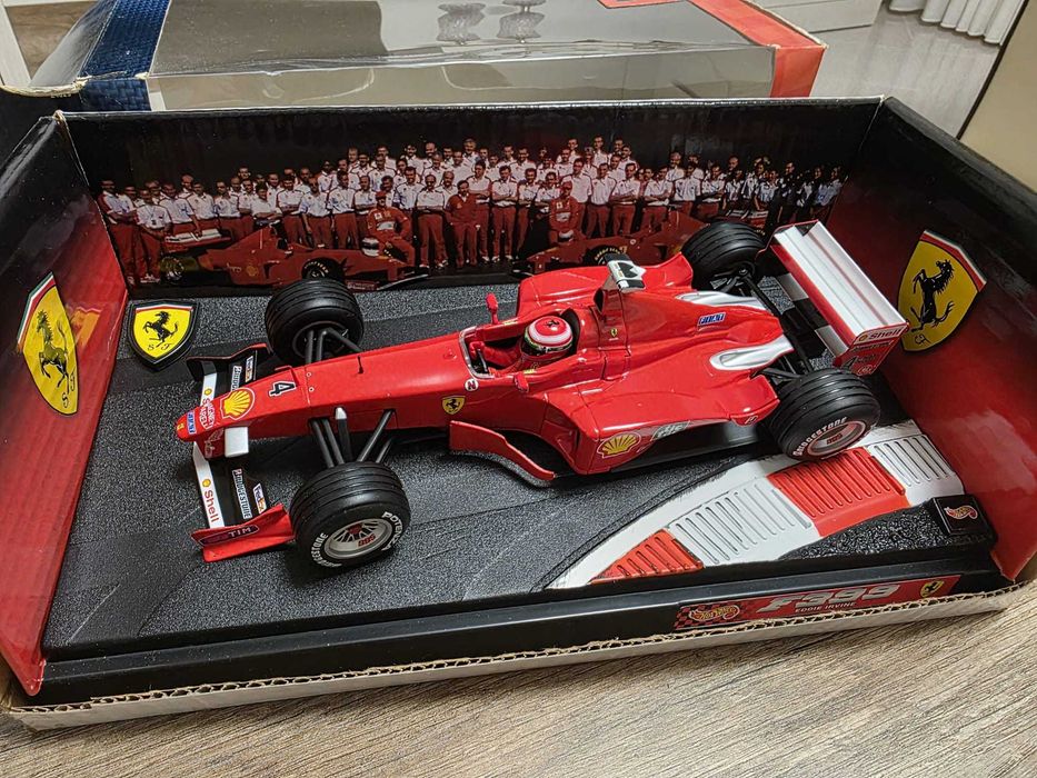 Ferrarri F399 Eddie Irvine - 1:18 Hot Wheels Racing