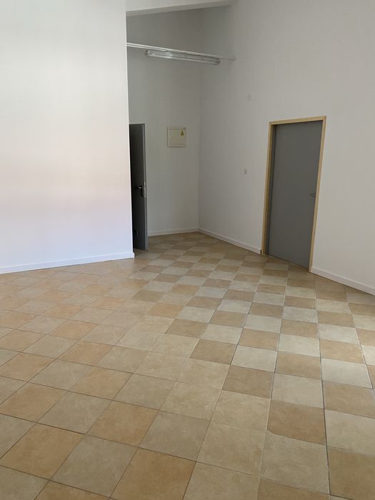 Lokal usługowy obok Actiona