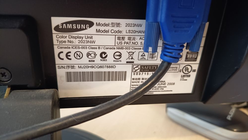 Монитор Samsung SyncMaster 2023 NW