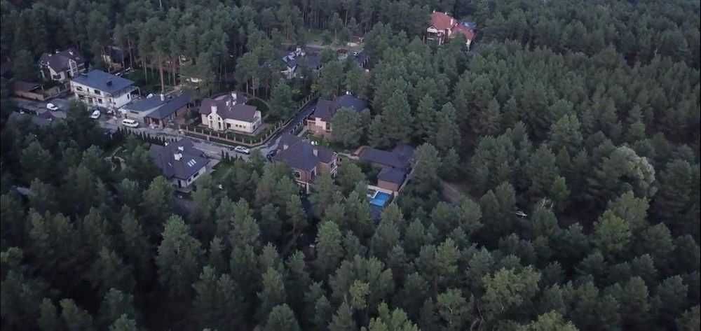 Продаж сучасного будинку 300 м² + 39 соток в сосновому лісі