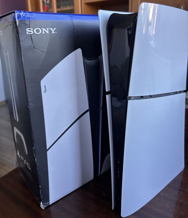 PS5 Digital Edition — stan idealny
