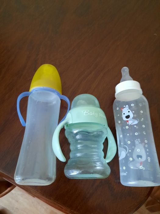 Продам бутылочки для кормления+ поилку.