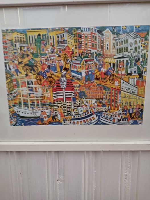 Duży obraz w drewnianej ramie. Hortensje w wazonie.