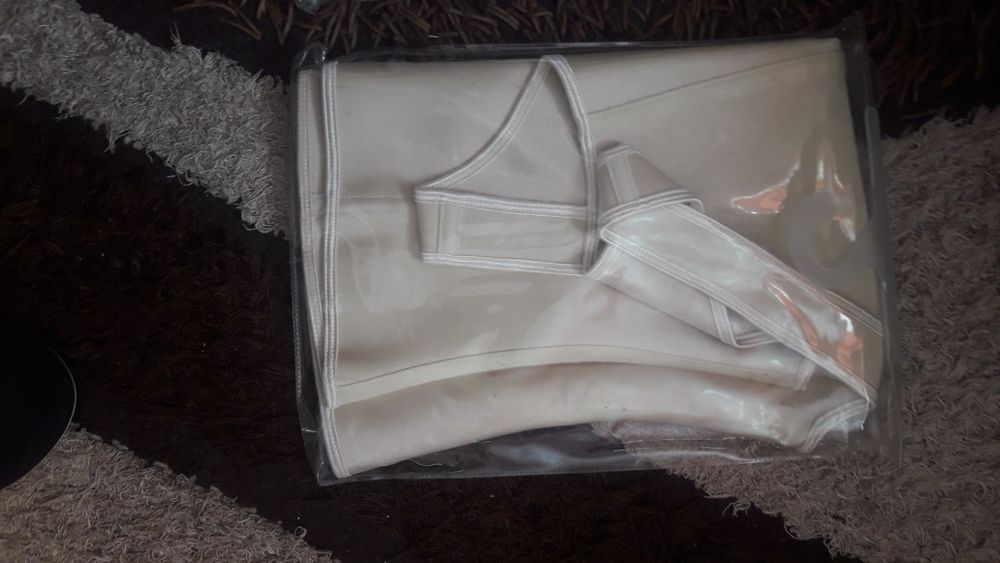 Cinta e proteção de mulher