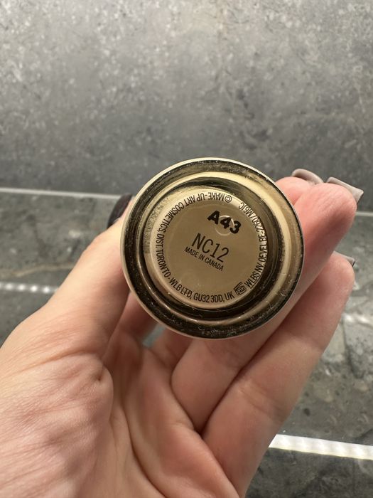 MAC Studio Fix Fluid NC12 30 ml – użyty tylko raz