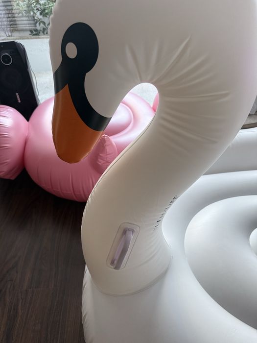 Insuflavel gigante flamingo rosa e cisne branco