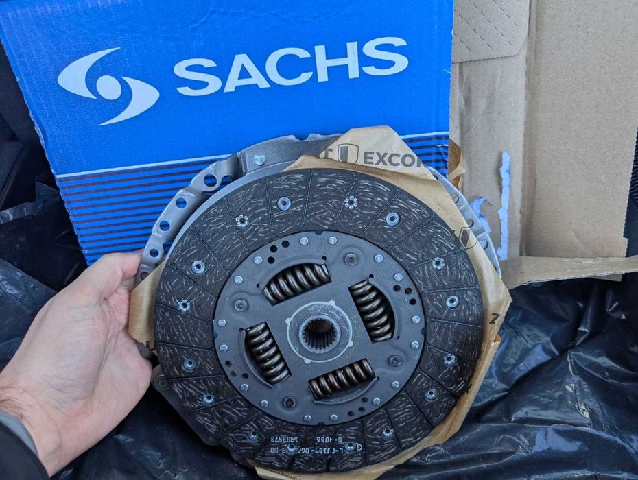 Kit embraiagem completa da Sasch, pouco uso.