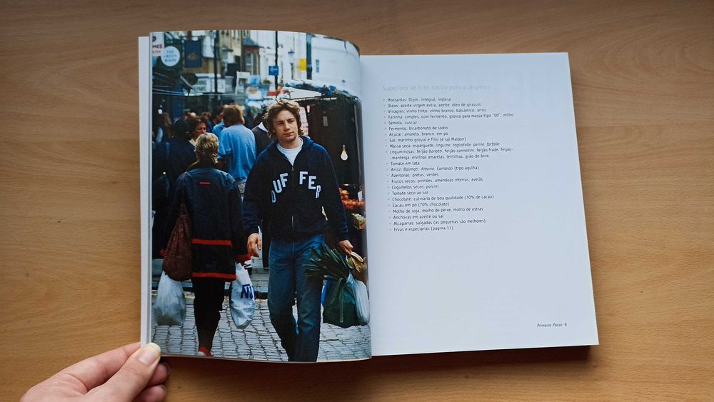 Livro "Na Cozinha com Jamie Oliver"