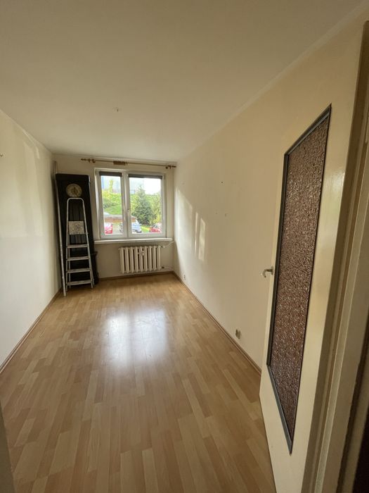 Na sprzedaż mieszkanie 3-pokojowe z balkonem na parterze w bloku – 56 m², ul. Piastów, Krosno Odrzańskie