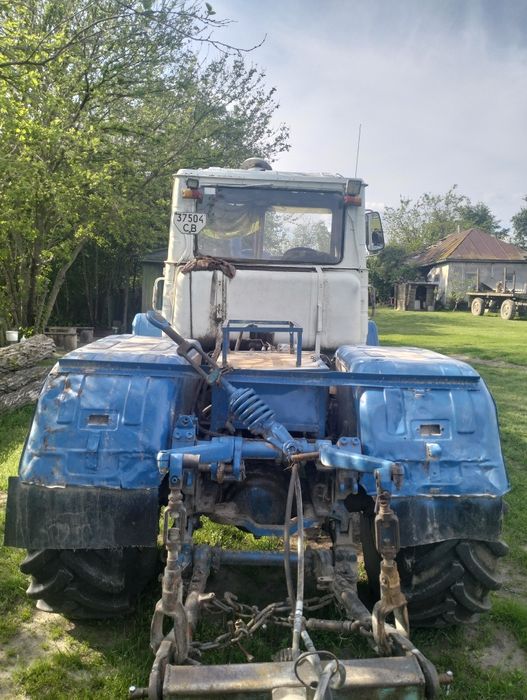 ХТЗ Т-150 . Трактор колісний.