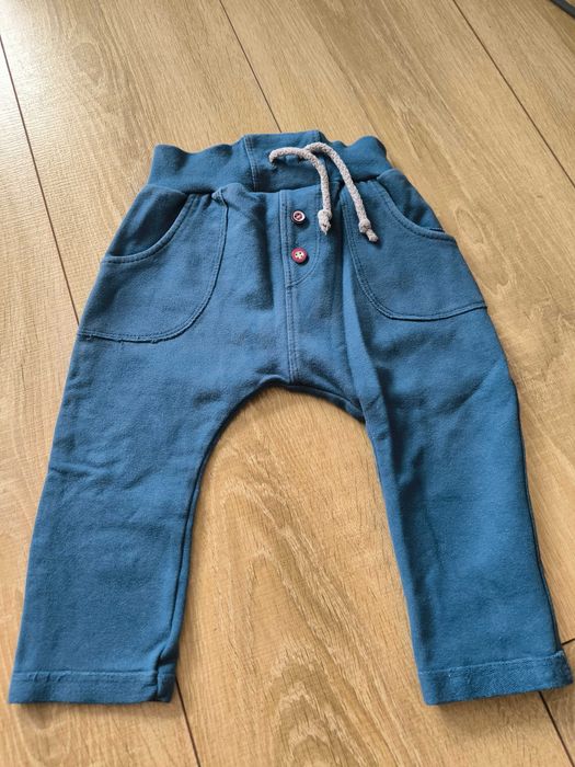 Spodnie Mrofi dresowe z guziczkami 74