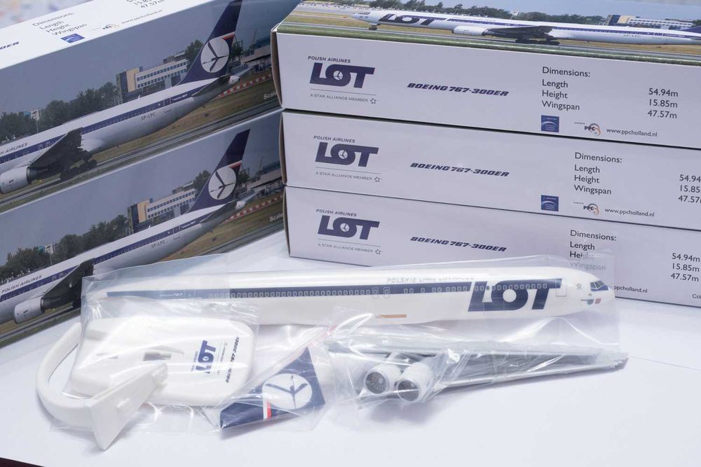 PLL LOT Boeing 767-300ER SP-LPC skala 1:200 NOWY