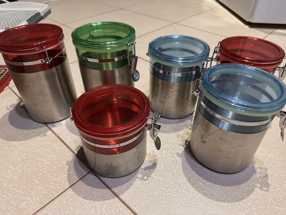 Банки та ємності для сипучих продуктів