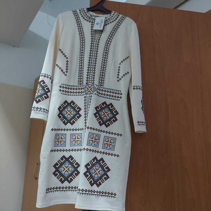 Плаття вишите хрестиком «Карпатське»