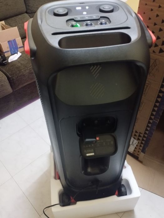 Coluna de som com Rodinhas