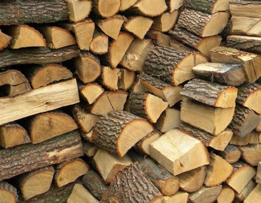 Drewno kominkowe: świerk 220zł, brzoza 300zł, buk/dąb 350zł.