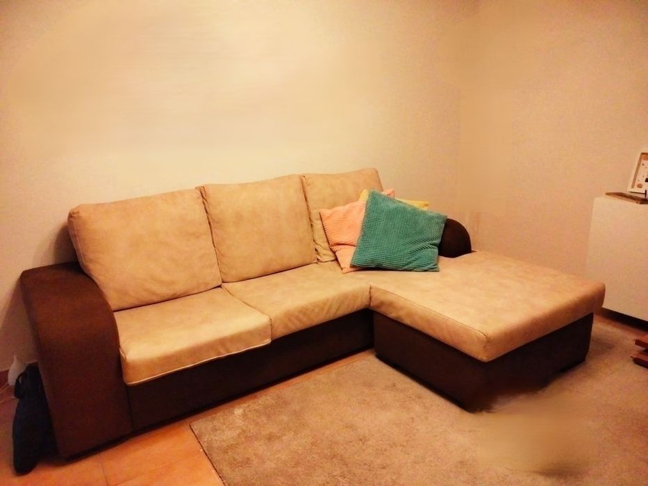 Sofá com chaise longue