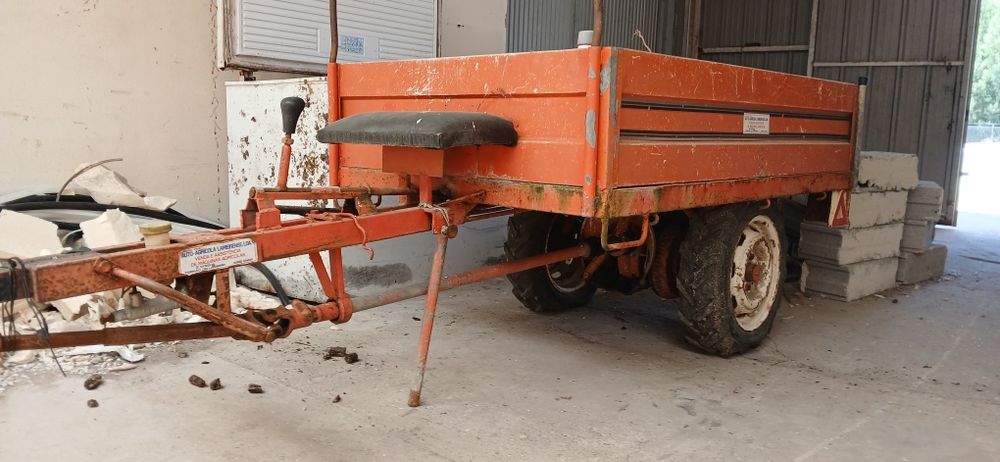 Atrelado com traçao