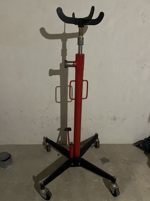 Гвинтова підйомна стійка / домкрат