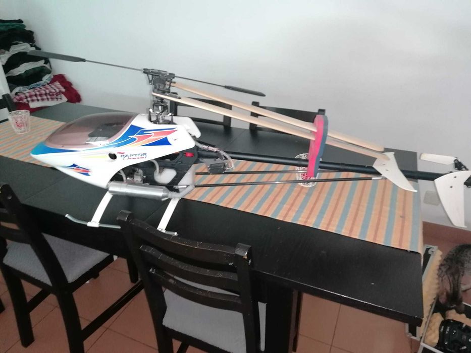 Helicóptero a gasolina