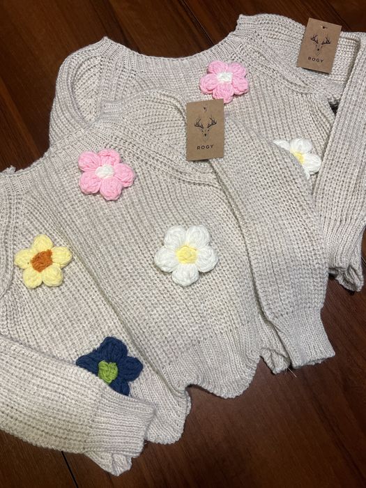 Sweter Flowers 3D dla dziewczynki