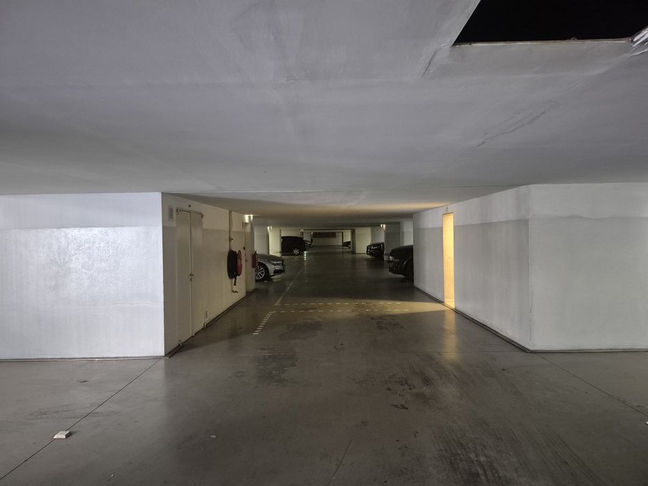 Aluga-se Lugar de Garagem em Edifício com Segurança – Disponível a partir de 1 de Dezembro