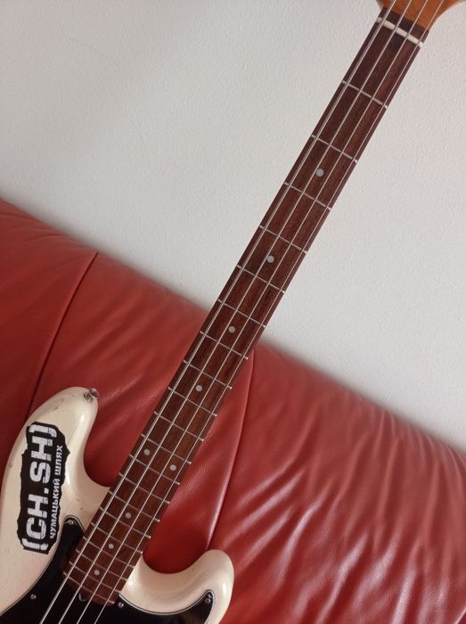 Бас гітара Fender Precision bass Japan white 2000