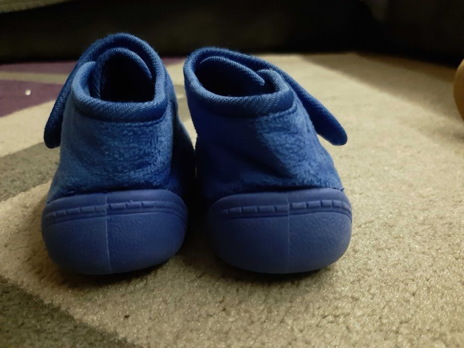 Pantufa dinossauro para menino