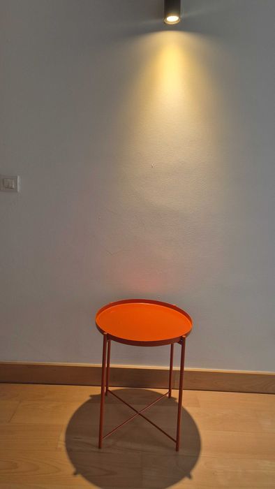 Mesa de apoio IKEA GLADOM (Laranja) - Ideal para decoração