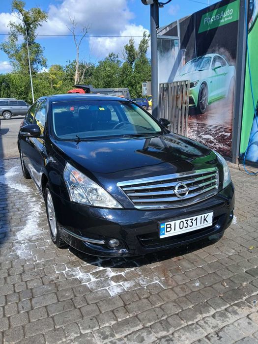 Авто S класу Ніссан теана.