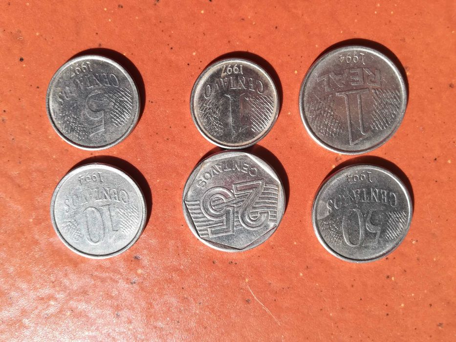 moedas de reais e escudos dos anos 1757 a 2000