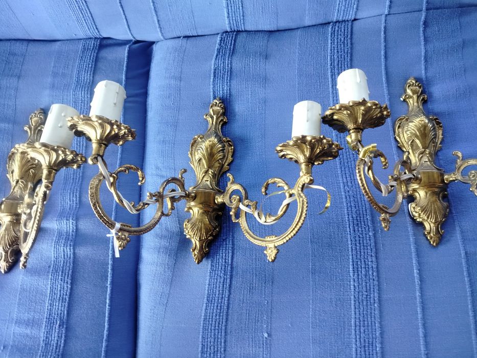 Lampy , kinkiety mosiężne.