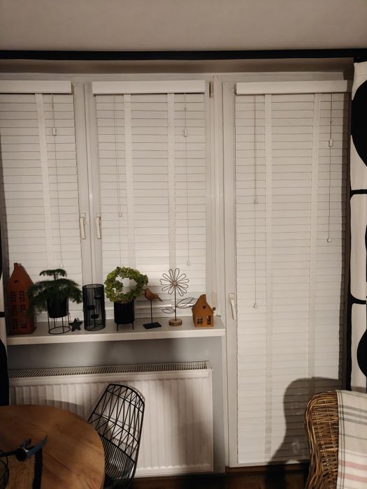 Żaluzje drewniane białe w bardzo dobrym stanie
