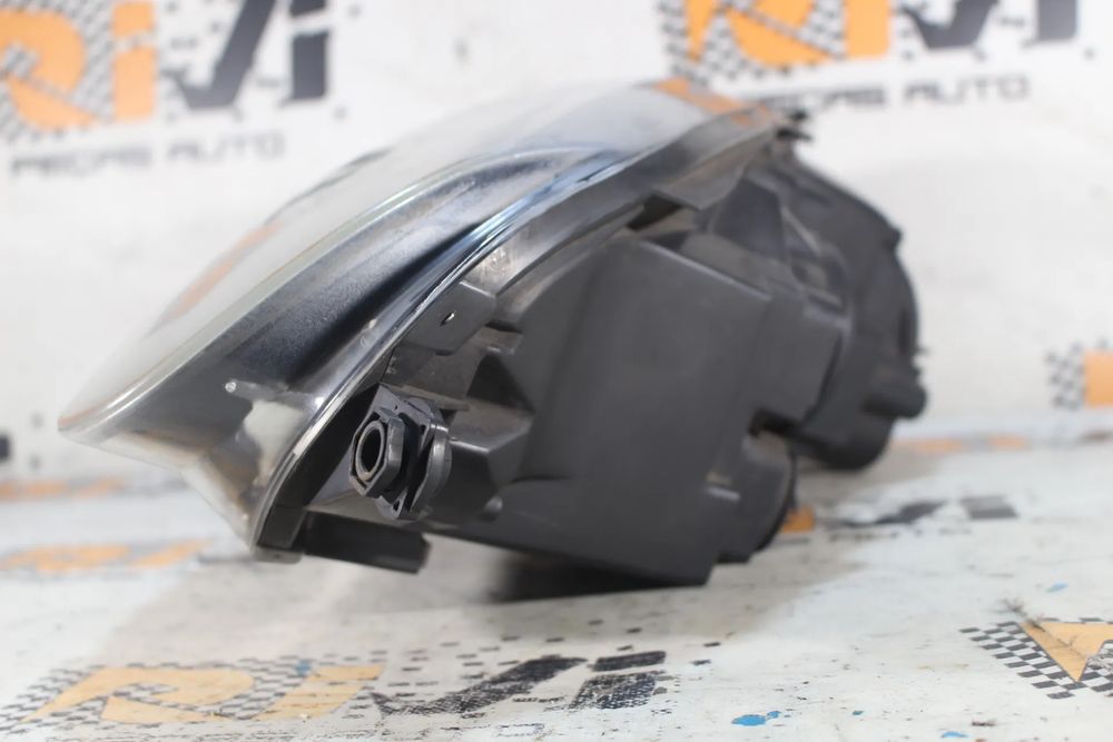 Ótica / farol direita VOLKSWAGEN Golf V (1K1)