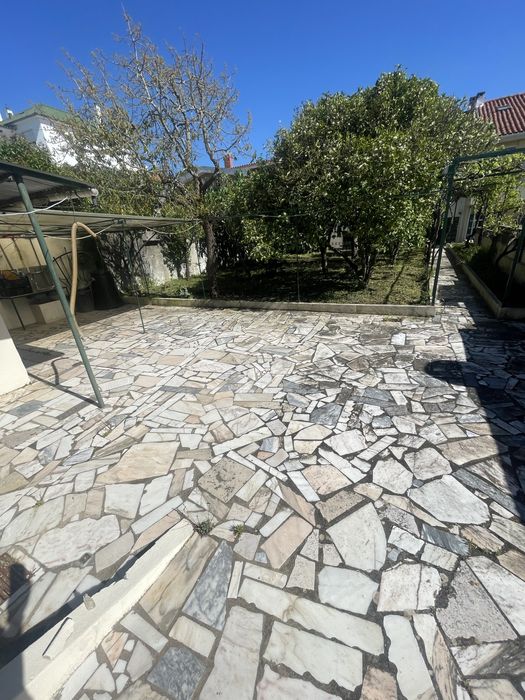 Queijas Moradia c terreno 421m2 Oeiras