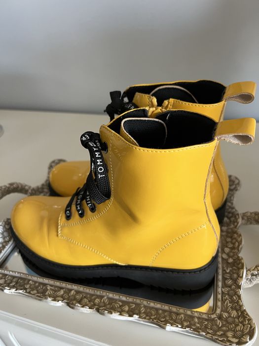 Botas Tommy amarelas