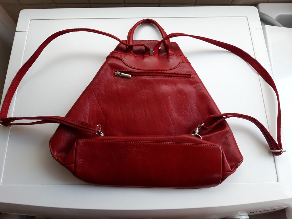 Carteira/Mochila italiana de cor vermelha