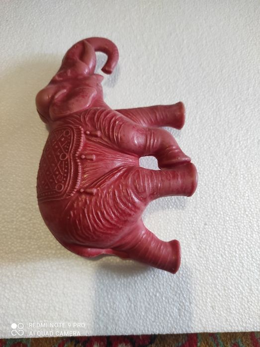 Пластмасові  слони