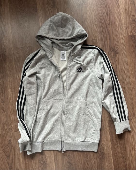 Нова зіпка adidas
